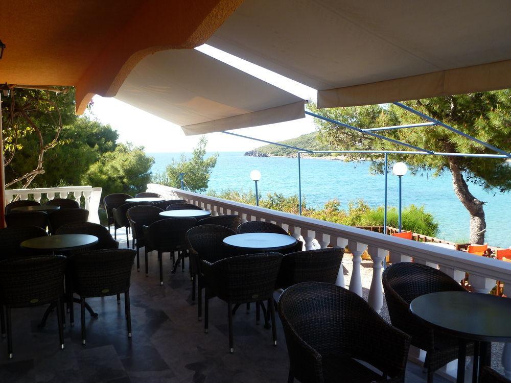 自由ii酒店 Agia Marina  外观 照片