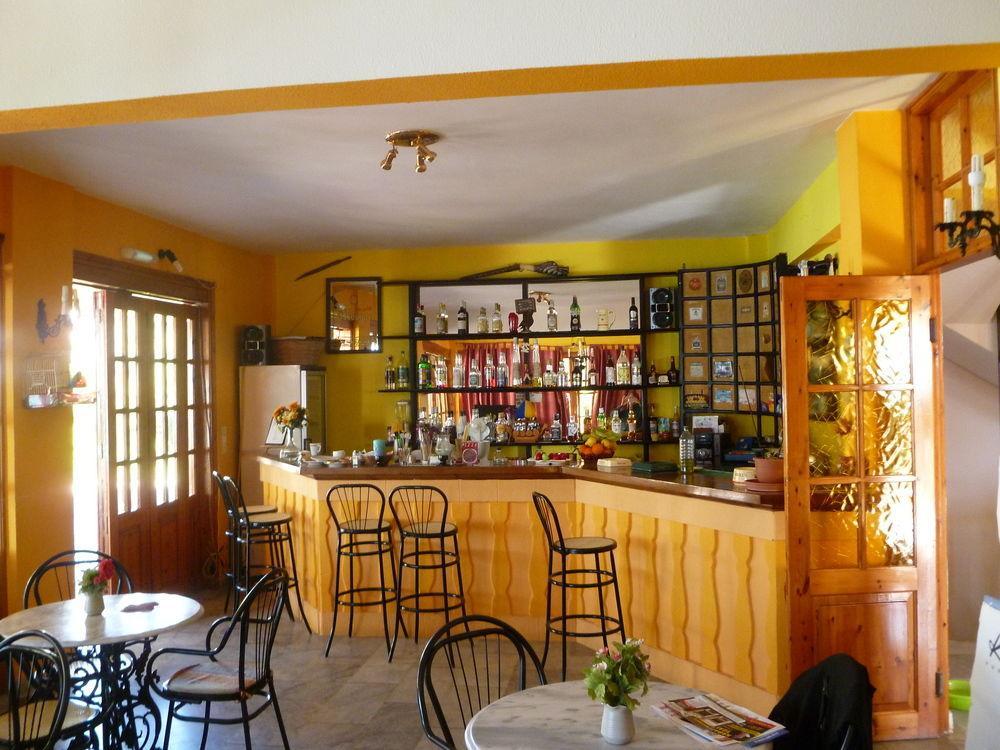 自由ii酒店 Agia Marina  外观 照片