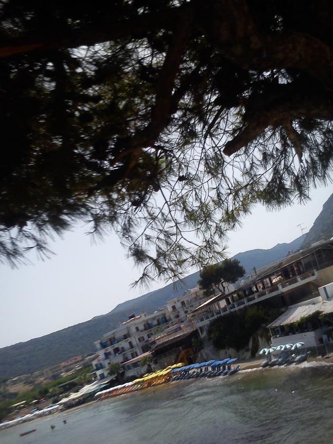 自由ii酒店 Agia Marina  外观 照片