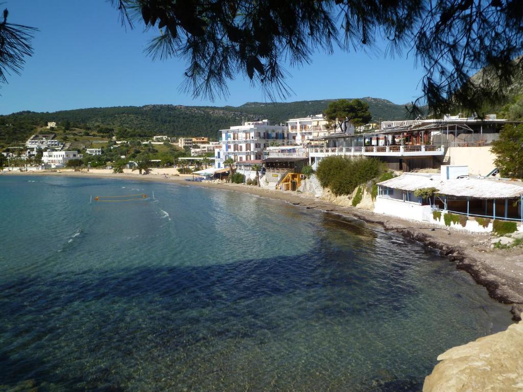 自由ii酒店 Agia Marina  外观 照片